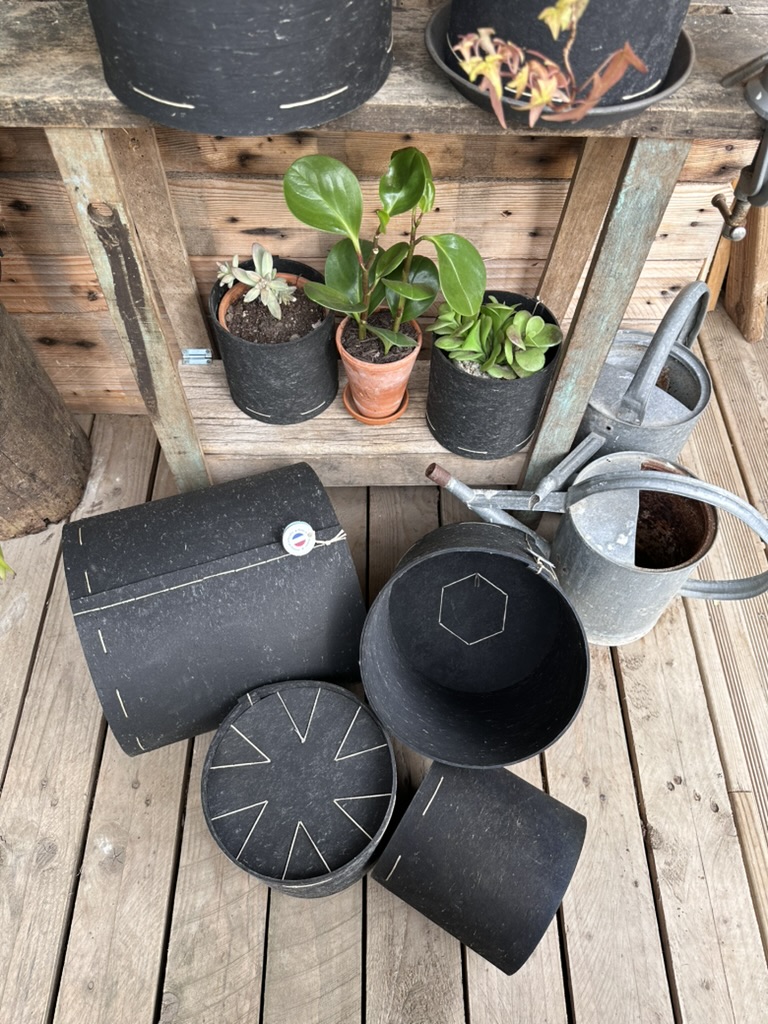 POT, CACHE-POT ROND EN CAOUTCHOUC UPCYCLÉ – Image 5
