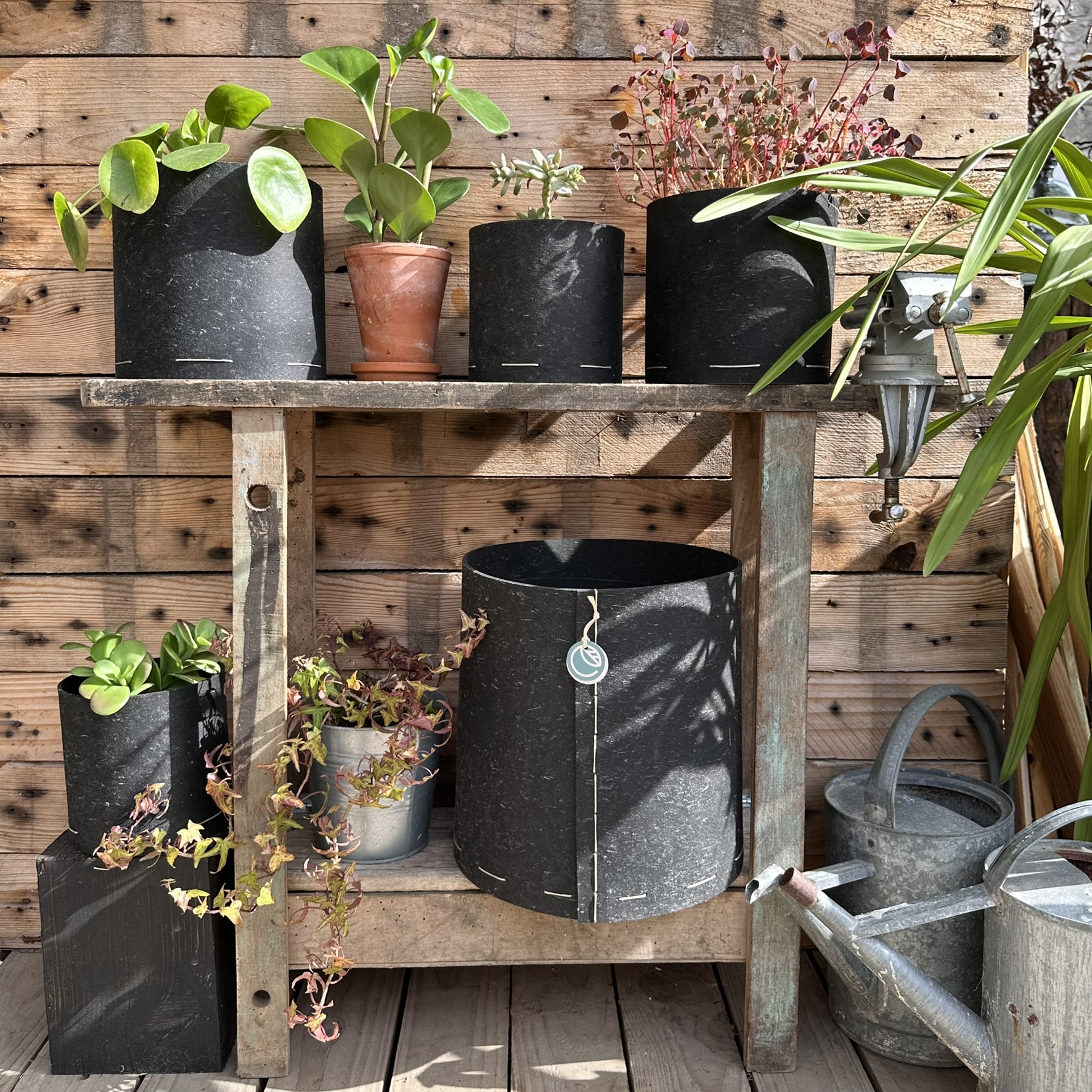 POT, CACHE-POT ROND EN CAOUTCHOUC UPCYCLÉ