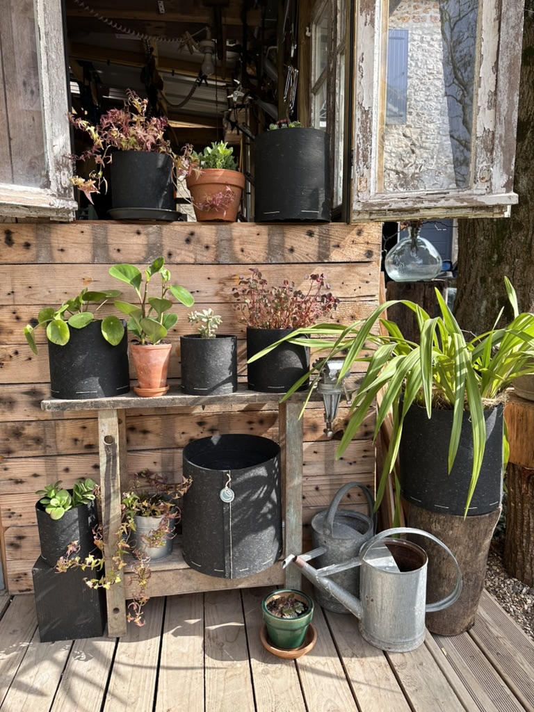 POT, CACHE-POT ROND EN CAOUTCHOUC UPCYCLÉ – Image 7