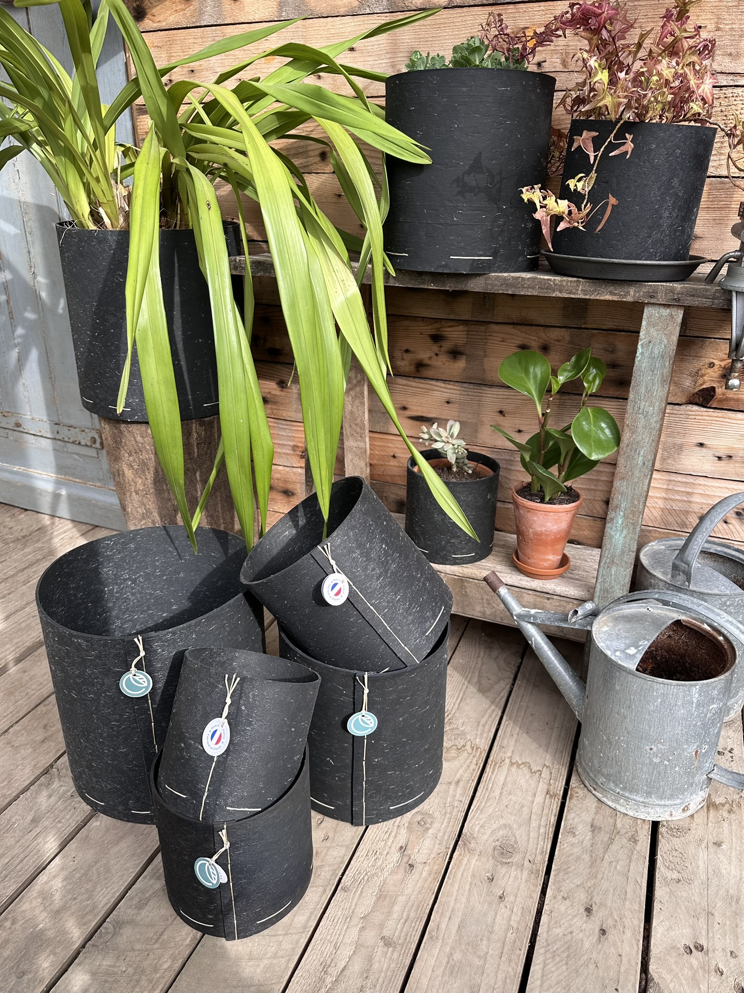 POT, CACHE-POT ROND EN CAOUTCHOUC UPCYCLÉ – Image 2