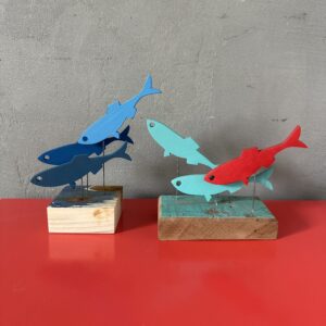 TRIO DE POISSONS MONOCHROMES EN BOIS